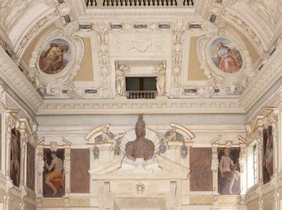 Muser, årstider, karyatider og bysten av Minerva eller Mars av Italian School