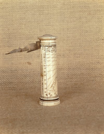 Bærbar søylesolur, signert D. Stephanus, FF, 1587 (se også 260251) av Italian School