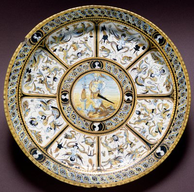 Representasjon av de romerske heltene Scaevola (Muzio Scevola) Keramisk plate produsert i Urbino, Italia. 1590 ca. Firenze, Bargello nasjonalmuseum av Italian School