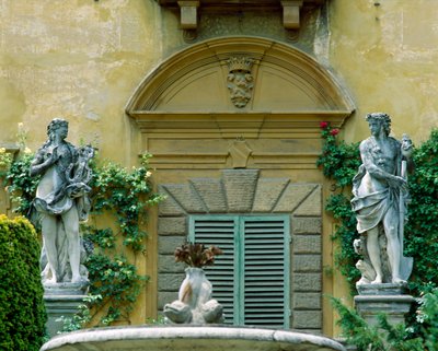 Sørfasaden til Villa la Pietra av Italian School