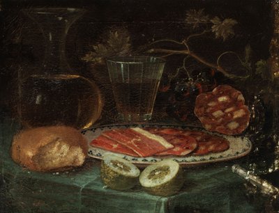 Stilleben med et stykke brød, en glasskaraffel, et vinglass, en tallerken med skinke og skinkepølse, en sitron og en kniv med perlemorskaft av Italo flämischer Maler des 17. Jahrhunderts
