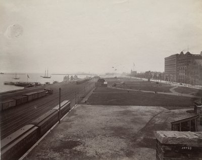 Utsikt sør for Michigan Avenue fra vestsiden av Illinois Central Railroad-spor, Chicago, ca. 1890 av J. W. Taylor