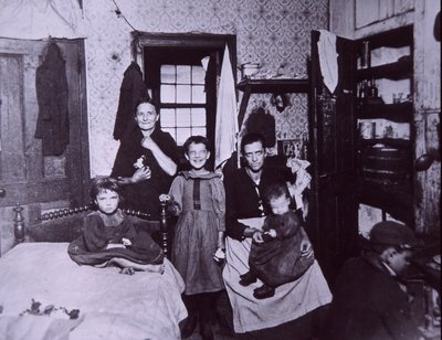 Slumbolig, New York City ca. 1905 (s/hvitt-bilde) av Jacob August Riis
