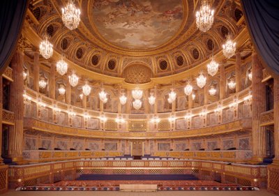 Utsikt over interiøret til Royal Opera of Versailles realisert av Ange-Jacques Gabriel (1698-1782) Versailles fra 1700-tallet av Jacques Ange Gabriel