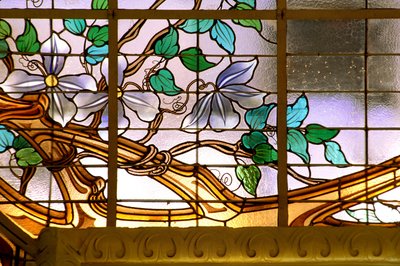 Nancy (avdeling 54), jugendstil, "" La verriere aux Clematites"" (1901) - detalj, Glassmaleri av Jacques Gruber (1870-1936), på Credit Lyonnais, rue St Georges av Jacques Gruber