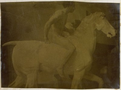 Studie av en mannlig nakenmodell, sittende på en gipshest, i studioet til Jacques de Lalaing, mulig forstudie for Equestrian Portrait, Museum of Fine Arts Ghent av Jacques Lalaing (attributed to)