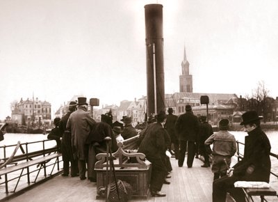 Fergepassasjerer, Laandam, 1898. av James Batkin