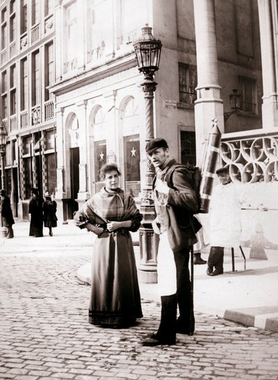 Folk i Brussel, 1898. av James Batkin