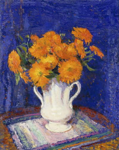 Ringblomster i en hvit vase av James Bolivar Manson