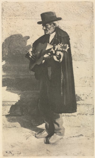 Kameraarbeid: A Blind Musician - Granada, 1914. av James Craig Annan