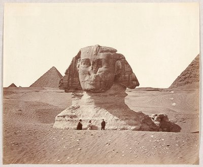 Egypt. Giza. Sfinksen foran Mykerinos-pyramiden av James Robertson