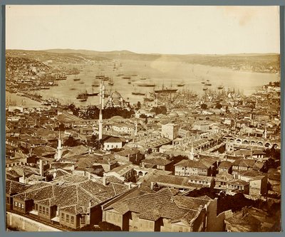 «Bosporos» [Istanbul. Panorama over byen - utsikt mot Bosporosstredet] av James Robertson
