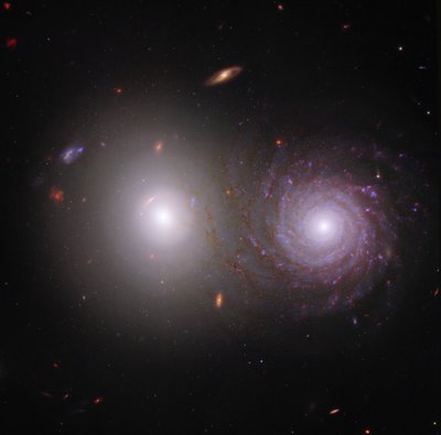 Interstellart støv i et galaktisk par av James Webb Space Telescope (NASA)