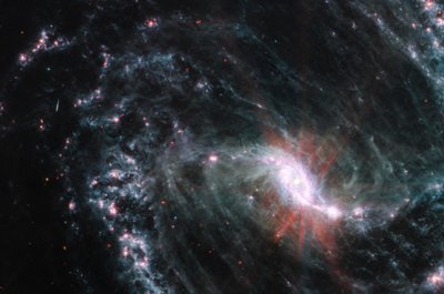 NGC 1365 (MIRI-bilde) av James Webb Space Telescope (NASA)