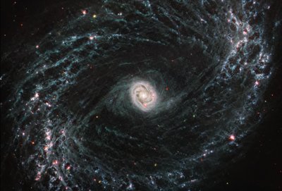 NGC 1433 (MIRI-bilde) av James Webb Space Telescope (NASA)