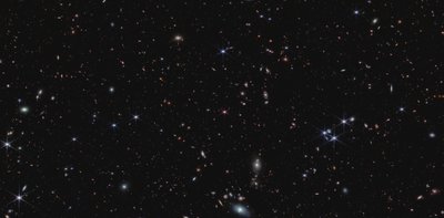 Quasar J0100+2802 (NIRCam-bilde) av James Webb Space Telescope (NASA)