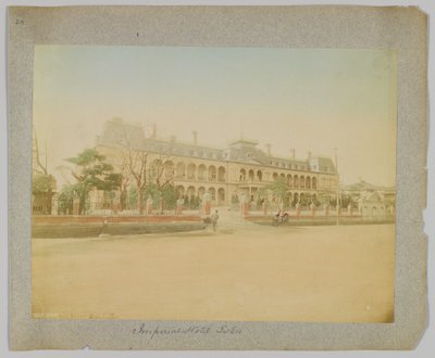 Imperial Hotel, Tokyo, Japan (håndfarget svart/hvitt-bilde) av Japanese Photographer