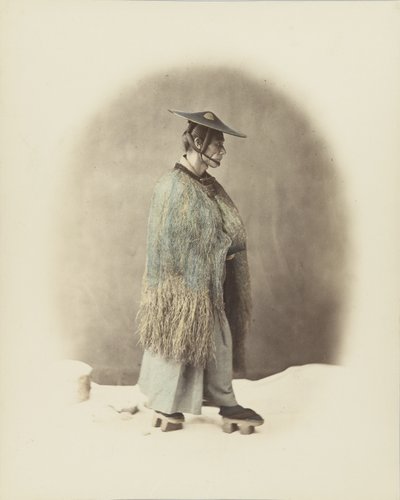 Japansk mann i tradisjonell kjole (håndfarget s/hv-bilde) av Japanese Photographer