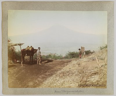 Mount Fuji fra Otometoge, Japan (håndfarget svart/hvitt-bilde) av Japanese Photographer