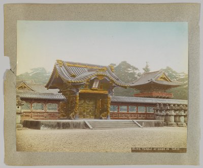 Tempel i Shiba Park, Tokyo, Japan (håndfarget svart/hvitt-bilde) av Japanese Photographer