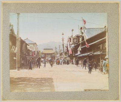 Theatre Street, Kobe, Japan (håndfarget svart/hvitt-bilde) av Japanese Photographer