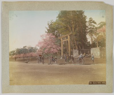Uyeno Park, Tokyo, Japan (håndfarget svart/hvitt-bilde) av Japanese Photographer
