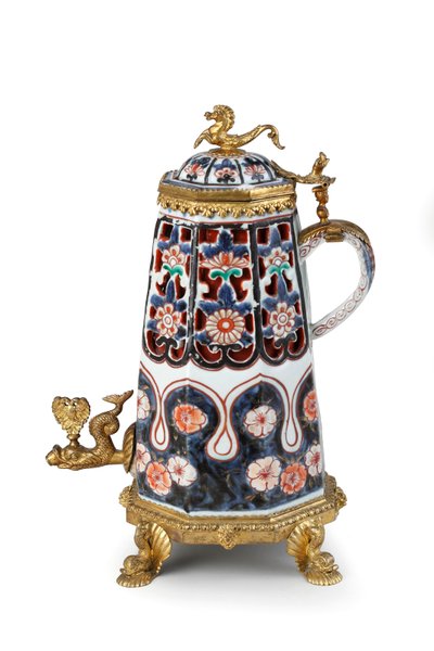 En sjelden, elegant montert Imari kaffekanne og deksel (keramikk) av Japanese School