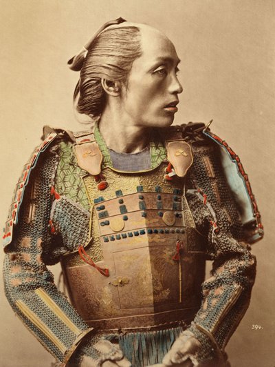 Portrett av en samurai fra det gamle Japan bevæpnet med full kroppsrustning, 1890 av Japanese School