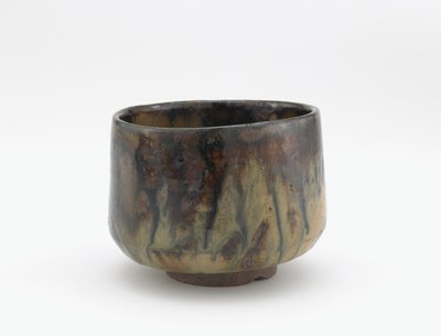 Tebolle kalt Ochiba (Fallen Leaves) Fukuoka eller Kumamoto prefektur, Edo-periode, tidlig på 1600-tallet (steintøy med jern, ris-halm-aske og tre-aske glasurer) av Japanese School