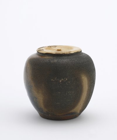 Tea caddy, imo-no-ko type, Aichi prefektur, Edo-periode (keramikk) av Japanese School