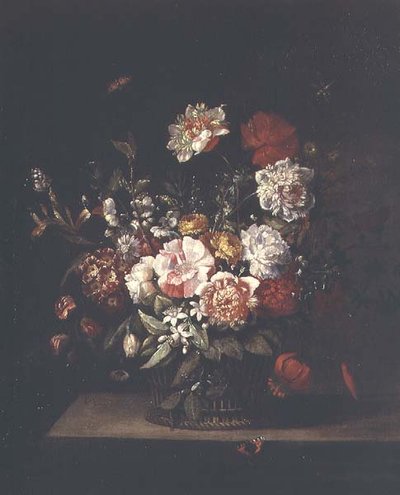 Blandede blomster i en flettet kurv med møll, øyenstikkere og rød admiral på en avsats av Jean Baptiste (follower of) Monnoyer