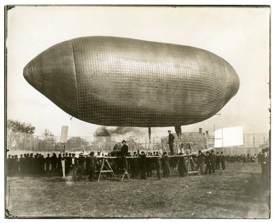 Luftskip "California Arrow" av Jessie Tarbox Beals