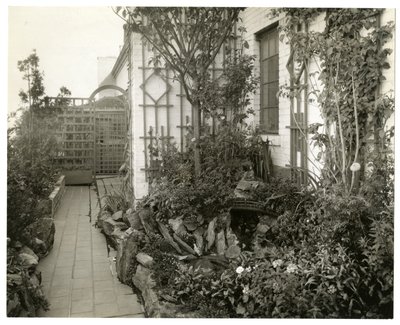 Garden of Mrs Regina Jais, ca. 1936-37 (foto av gelatinsølv) av Jessie Tarbox Beals