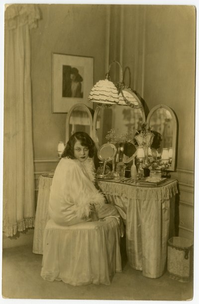 Lenore Ulric, skuespillerinne, ca. 1915-28 av Jessie Tarbox Beals