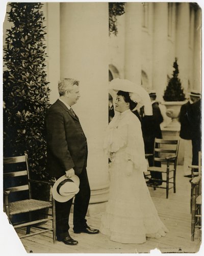 Mrs Norman Mack, Gov Odell, St Louis Exposition 1903 av Jessie Tarbox Beals