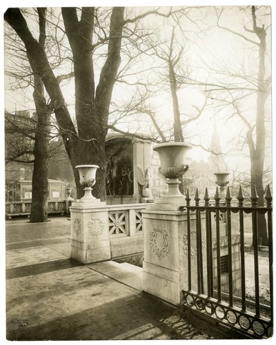 Shaw Memorial, Boston, USA, ca. 1902-10 (foto av gelatinsølv) av Jessie Tarbox Beals