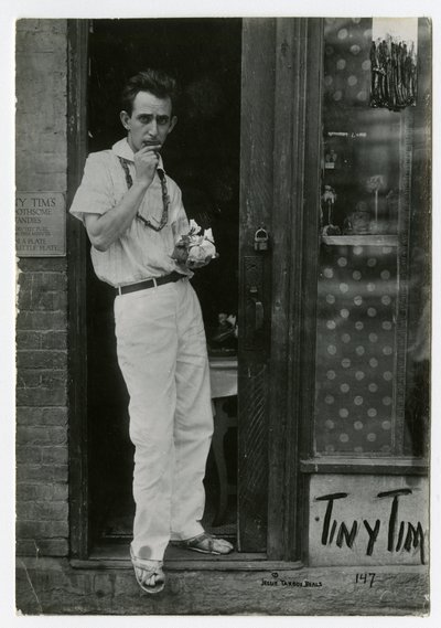 Tiny Tim, Greenwich Village, New York, USA, ca. 1915-22 (foto av gelatinsølv) av Jessie Tarbox Beals