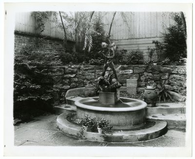 hagefontene, ca. 1905-40 (foto av gelatinsølv) av Jessie Tarbox Beals