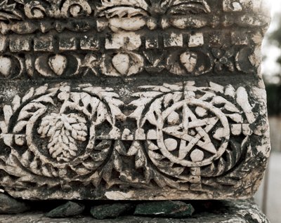 Detalj av hovedstaden som viser Davidsstjernen, 2.-3. århundre av Jewish School