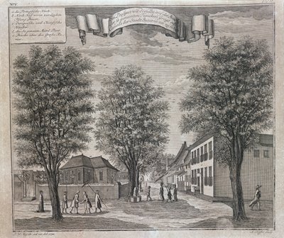 Den portugisiske kirken og kinesiske og europeiske hus i en gate i Batavia, fra en serie utsikter over Batavia 