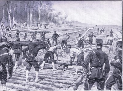 Japanske ingeniører bygger en tømmervei for tropper, illustrasjon fra Cassells History of the Russo-Japanese War Vol 1, ca. 1900 av Johannes Hermann Barend Koekkoek