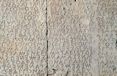 Gortyns lovkode, doriske inskripsjoner på steinheller, Gortyn, Kreta, Hellas, gresk sivilisasjon, 500-tallet f.Kr., Detalj (bilde) av Walter Charles Mills