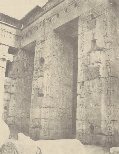 Medinet Habu, Palace of Ramses II 2nd Court, East Side av John Beasly Greene