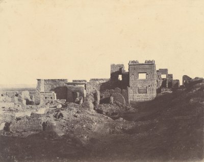 Medinet Habu. Utsikt fra inngangen til Ramses Méiamoun-palasset av John Beasly Greene