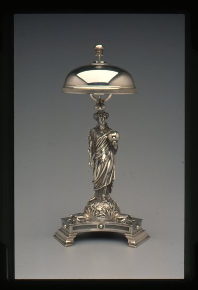 Middagsklokke, ca. 1860-70 (sølv) av John Bogert