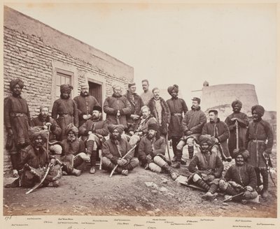 Britiske og innfødte offiserer, tredje sikher, 1879 av John Burke