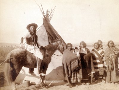 Lakota indiske kvinner ved tipi, 1891 av John C. H. Grabill