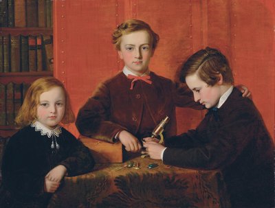 De unge mikroskopistene: Portrett av Frank, Harry og Arthur Izod Richards, 10, 8 og 5 år, leker med et mikroskop av John Edgar Williams