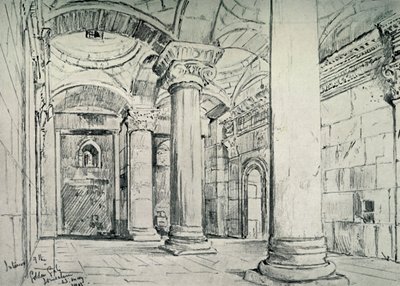 Jerusalem - Interiøret til den gylne eller vakre porten, 1902. av John Fulleylove
