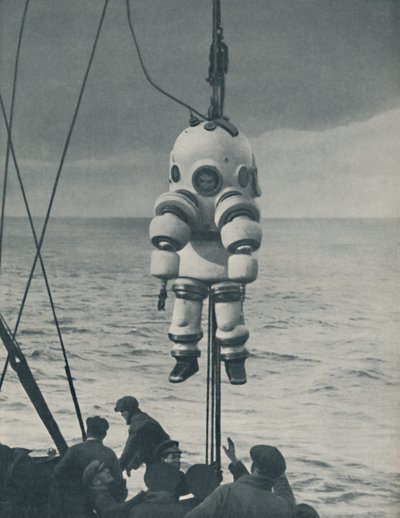 The Eternal Fight Against the Sea: Armored casing for the Deep-Sea Diver, c1935 av John Hammerton